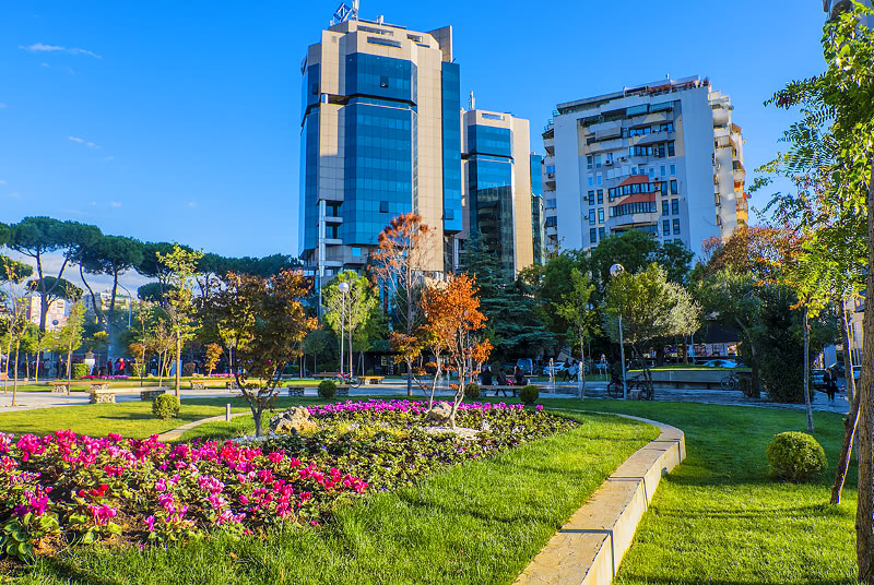 Kaunis s Tiranassa