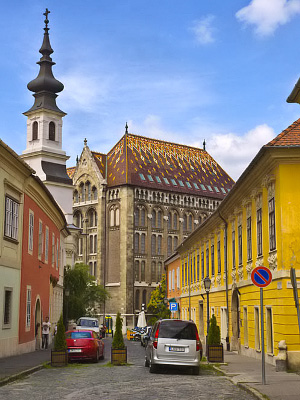 Vanhaa arkitehtuuria Linnavuorella Budapestissa