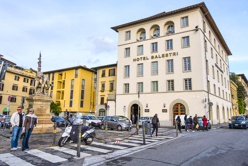 Hotellin julkisivu centro storicossa Firenzess