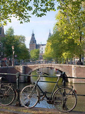 Amsterdam, kanaali ja polkupy�r�