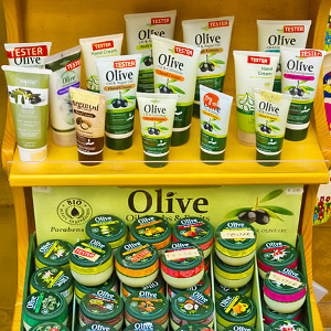 Oliiviljy myynniss eri muodoissa