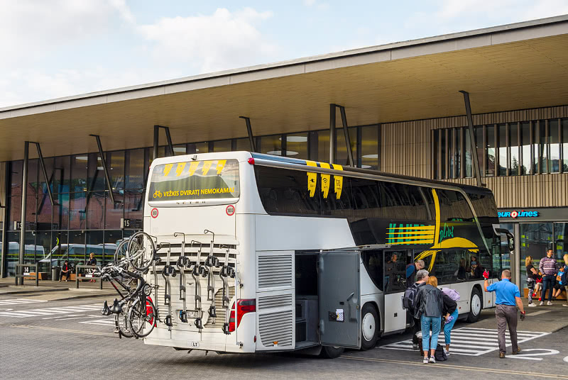Bussi Kaunaksen linja-autoasemalla Liettuassa