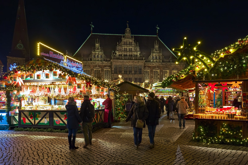 Alexanderplatzin joulumarkkinat Berliinissä Saksassa