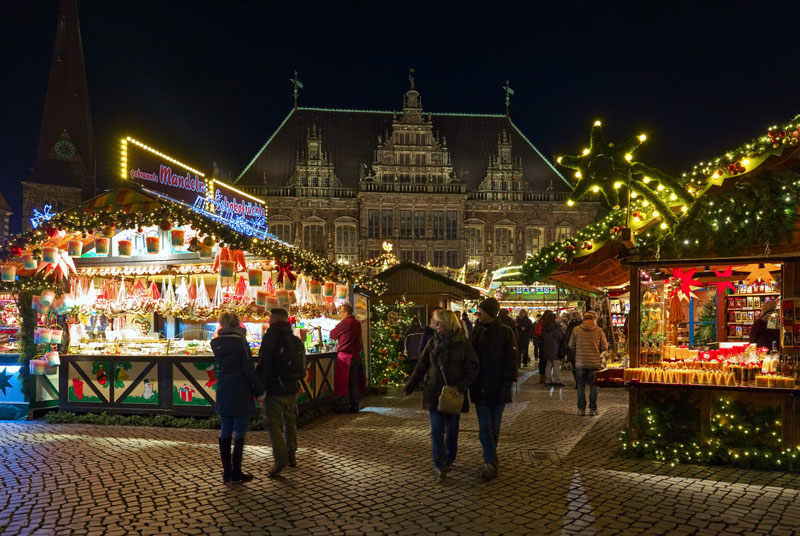 Alexanderplatzin joulumarkkinat Berliinissä Saksassa