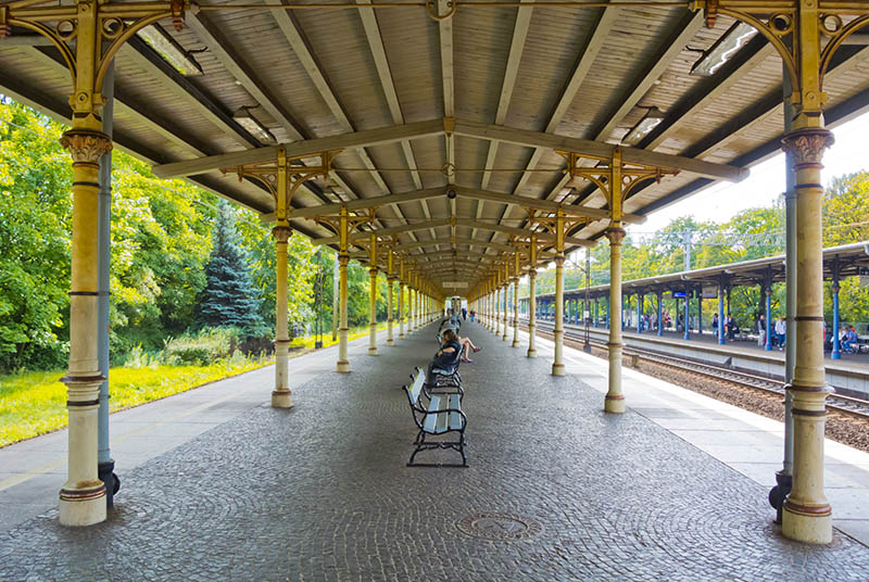 puinen pitk asemalaituri Sopotissa
