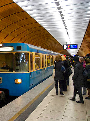 V�ke� Marienplatz-metroasemalla M�ncheniss�