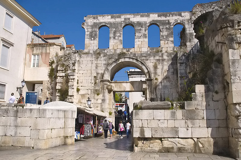 Diocletianuksen palatsi on nhtvyys Splitiss