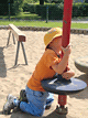 Lapsi leikkikent�ll�