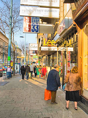 Mariahilfer Strasse shoppailukatu