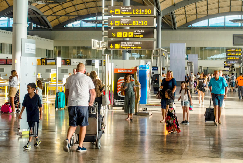 Alicanten lentokentän terminaali sisältä