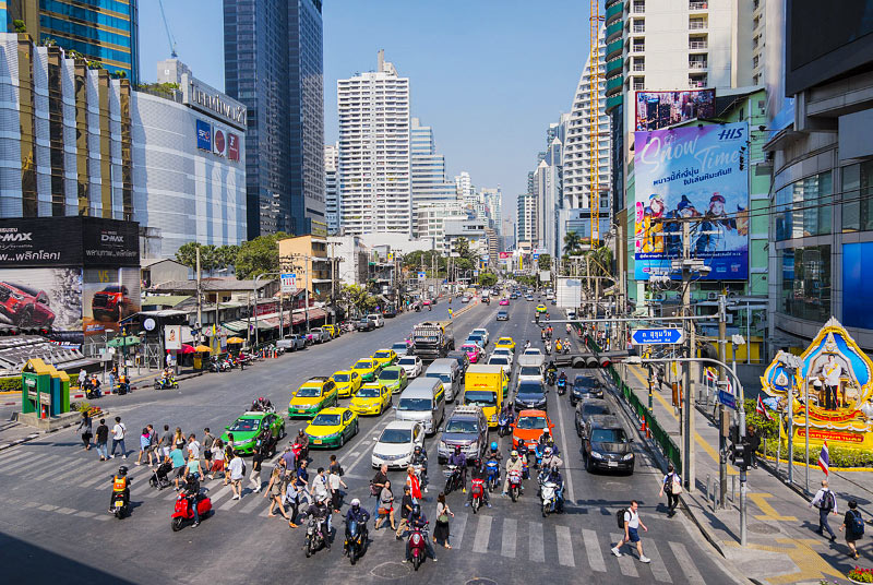 Sukhumvit, Asok Montri -kadun ja Sukhumvit Roadin risteys