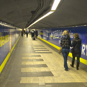 Tunneli metrolinjojen välillä