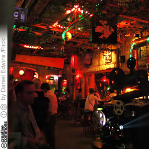 Szimpla Kert -rauniokapakka (CC License: Attribution-ShareAlike 2.0 Generic)