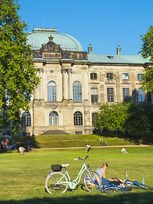 Aurinkoinen s Palaisgarten-puistossa