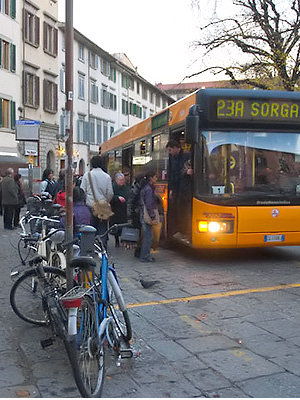 Bussipysäkki Firenzessä
