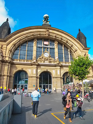 Frankfurtin Hauptbahnhof-päärautatieasema