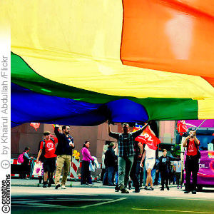 Gay Pride -kulkue (CC License: Attribution 2.0 Generic)