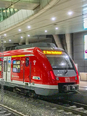 S8-juna Frankfurtin lentoaseman rautatieasemalla