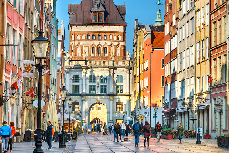 Kultainen portti, Długa-katu