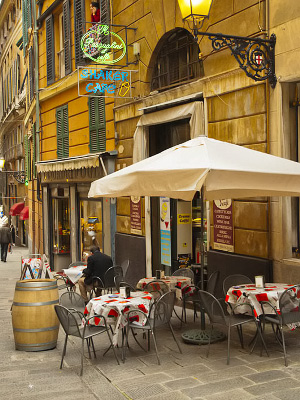 Kahvila Piazza del Portello -aukiolla