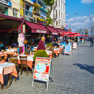 Ravintoloita Karakyn rantabulevardilla