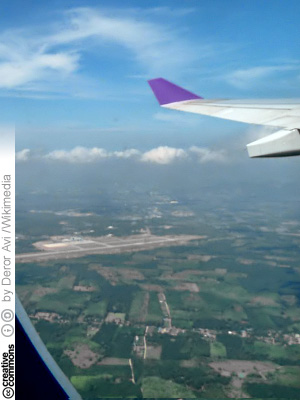 Krabin lentoasema ilmasta katsottuna (CC License: Attribution-ShareAlike 3.0 Unported)