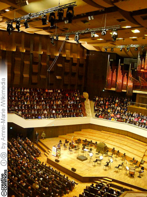 Gewandhaus (CC License: Attribution-ShareAlike 3.0 Unported)