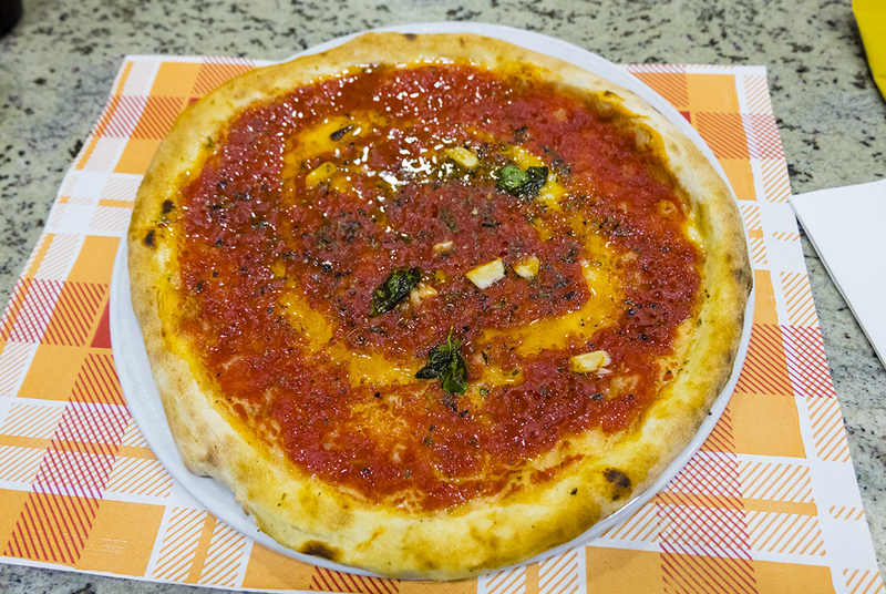 Napolilainen pitsa