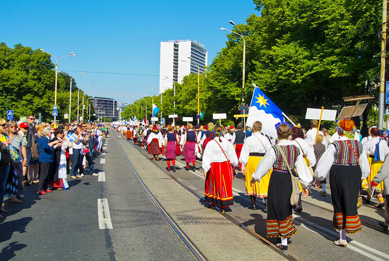 Laulujuhlien kulkue Tallinnassa