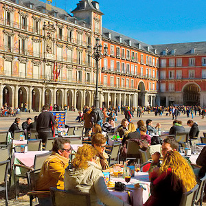 Ruokalijoita Plaza Mayor -aukiolla