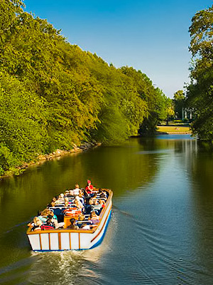 Kiertoajelulla Parkkanalen-kanavalla