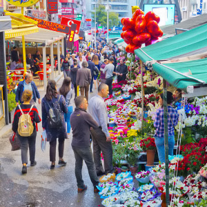 Kukkamarkkinat Kizilayn alueella Ankarassa