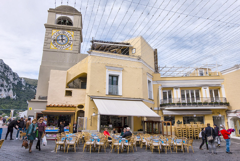 La Piazzetta eli Piazza Umberto I