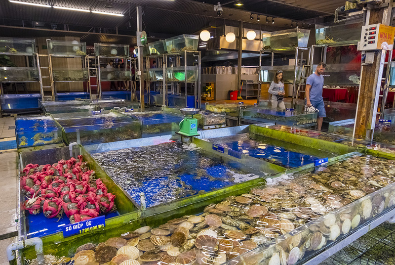 Kalaravintolan akvaarioita