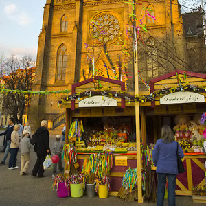 Psisismarkkinat Namesti Miru -aukiolla