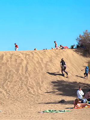 Maspalomasin hiekkarannan dyynejä