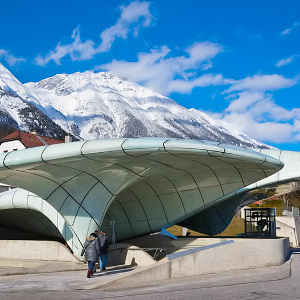 Hungerburg kysirata-asema, jonka on suunnitellut Zaha Hadid