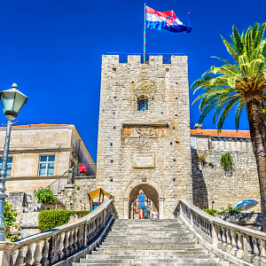 Revelin vartiotorni, Korčulan kaupunki