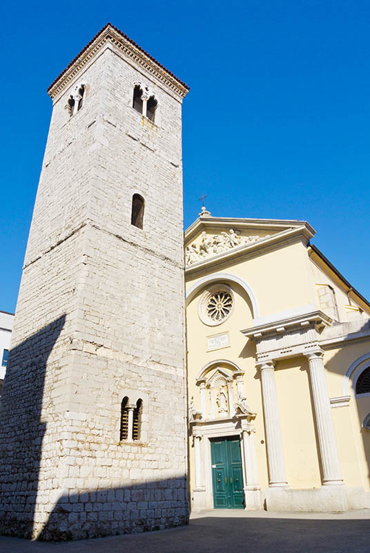 Crkva Uznesenja ja vino torni