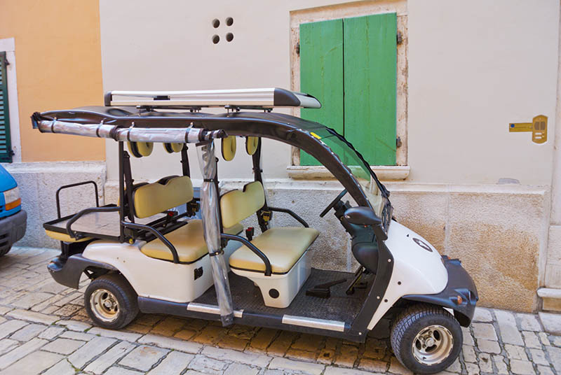 shkll toimiva golf-krryn tyyppinen kulkuneuvo