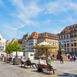 Place Ggutenberg lhell Tuomiokirkkoa