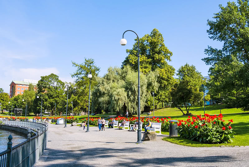Koskipuisto ja sen laidalla oleva hotelli, Tampere