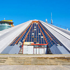 Pyramidi