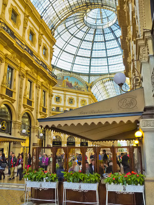 Galleria Vittorio Emanuele II sisätilat