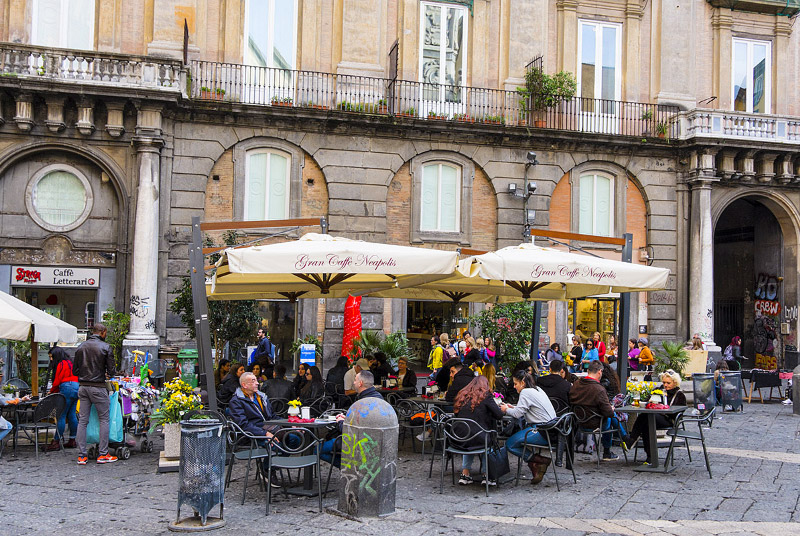 Piazza San Domenico Maggiore (tyskuva)