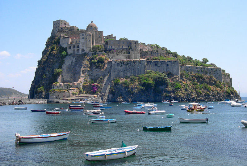 Ischia (CC License: Attribution-ShareAlike 3.0 Unported)