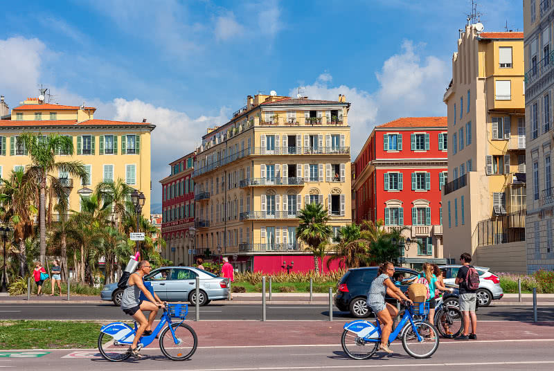 Polkupyöräilijöitä Nizzassa