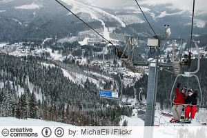 Hiihtohississ, Spindleruv Mlyn, Hradec Kralove, Tsekki (CC License: Attribution-ShareAlike 2.0 Generic)