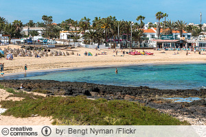 Corralejo-ranta, Fuerteventura (CC License: Attribution 2.0 Generic)