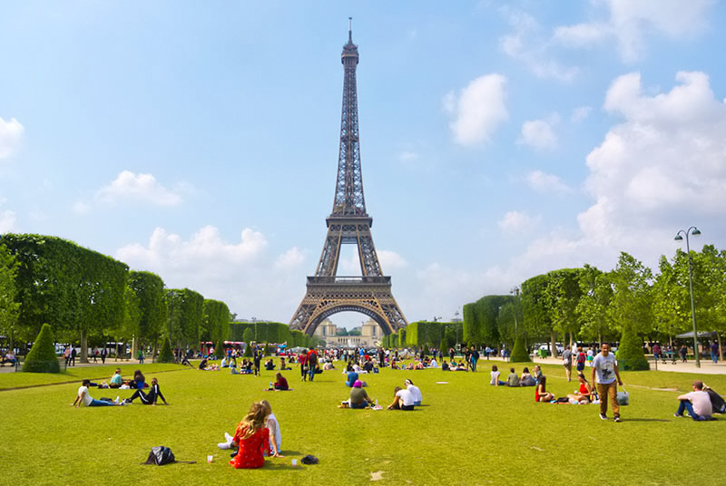 Eiffel-torni, Champ de Mars